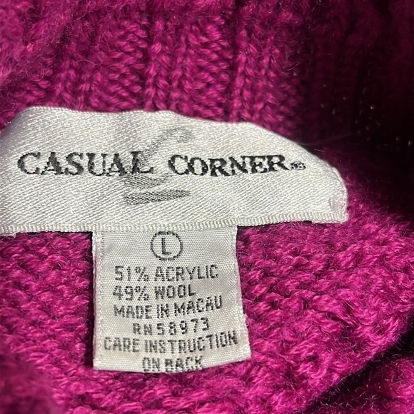 VINTAGE CASUAL CORNER FUCHSIA CHUNKY CABLE KNIT MOCK TURTLENECK SWEATER, SIZE L - Picture 5 of 6